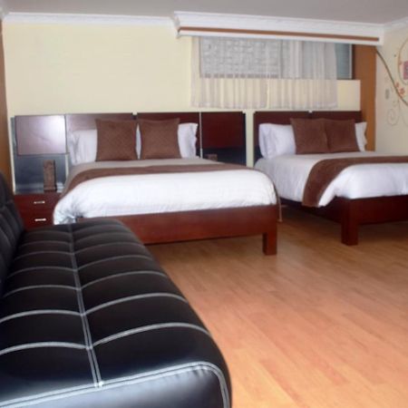 La Kapital Hotel อัมบาโต ภายนอก รูปภาพ