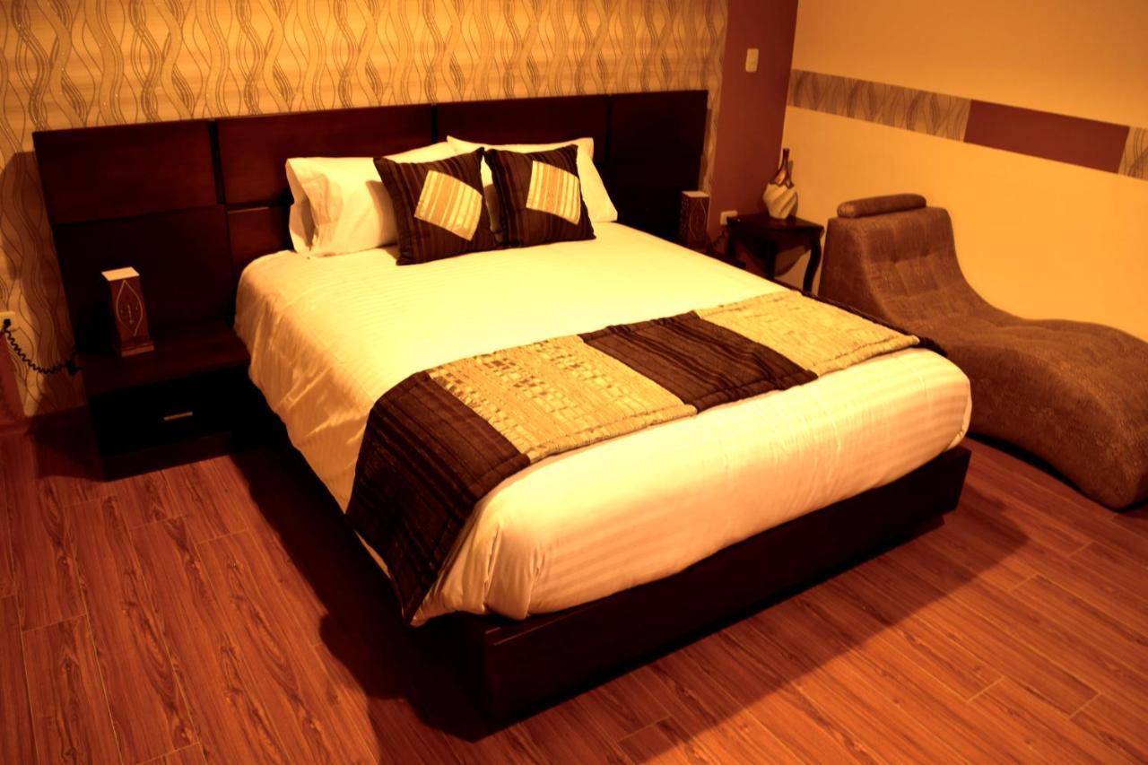 La Kapital Hotel อัมบาโต ภายนอก รูปภาพ