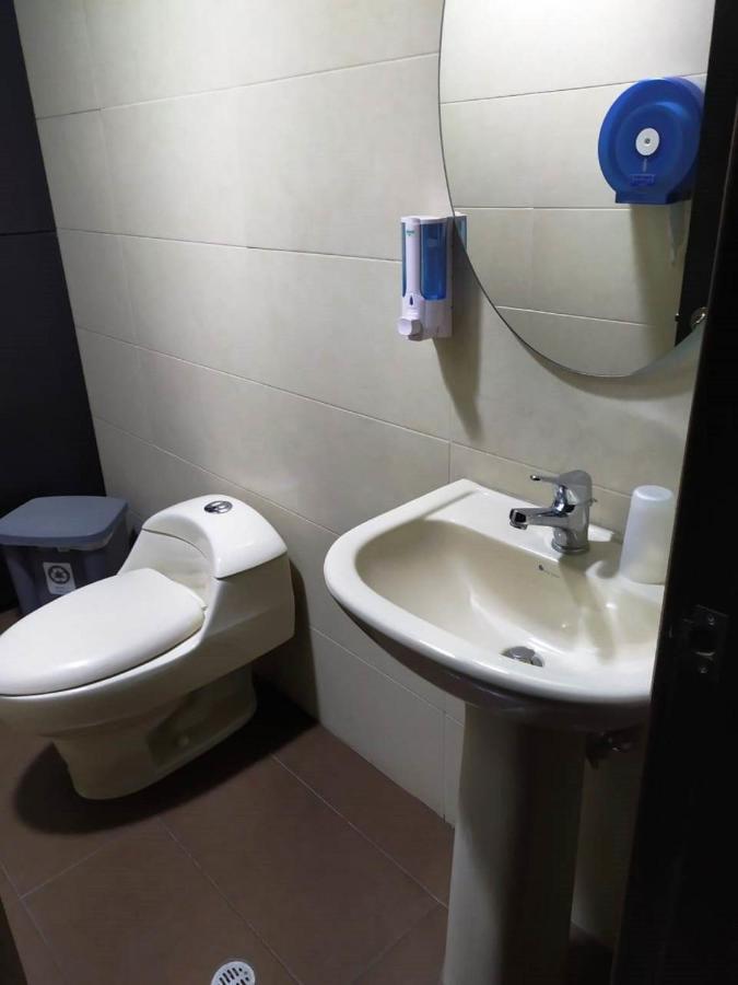 La Kapital Hotel อัมบาโต ภายนอก รูปภาพ